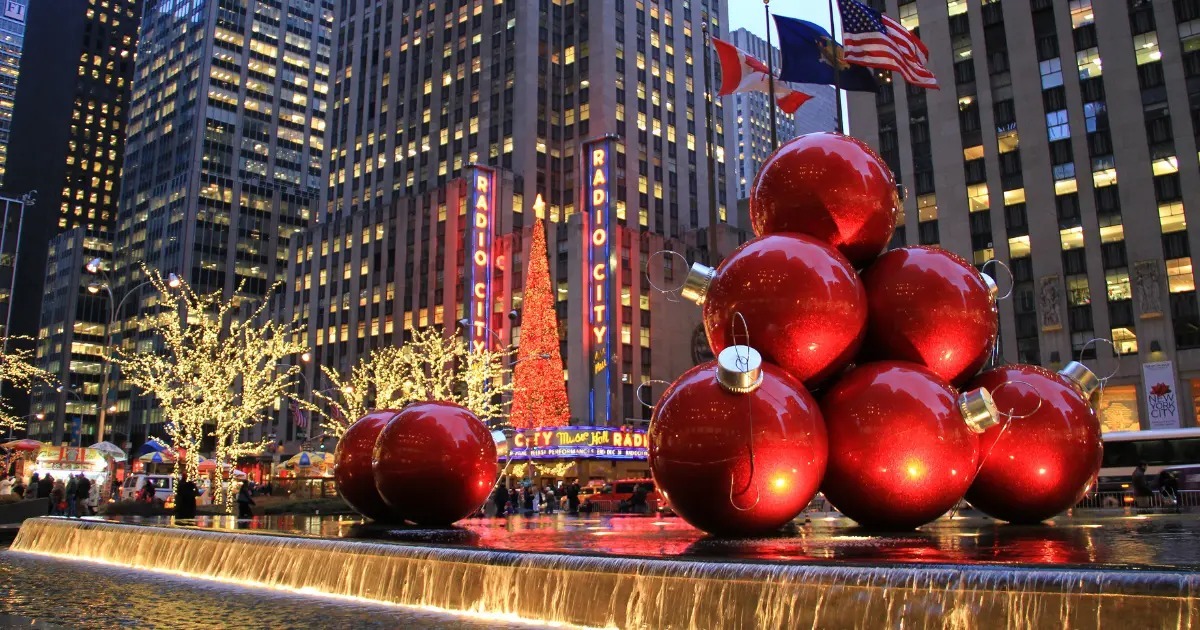 When Is Nyc Decorated For Christmas 2026