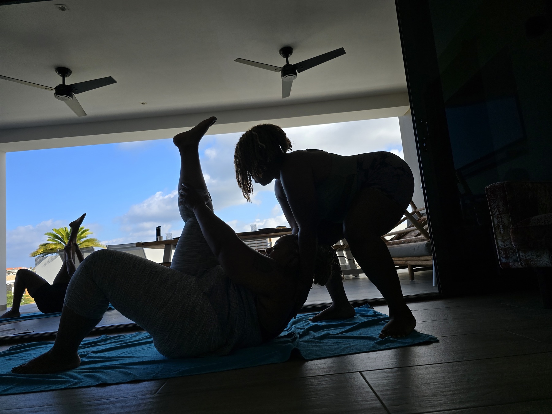 Santorini, Greece, African American Engagement Photos | American engagement photos, Couples photoshoot, Photoshoot outfits