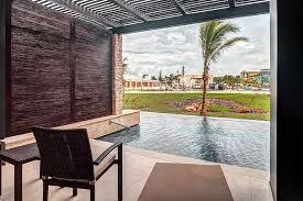 Luxury Junior Suite Swim Out