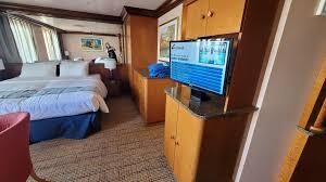 Grand Suite on Carnival Valor : r ...